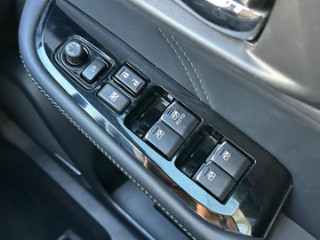 https://dvg-vehicle-assets.s3.amazonaws.com/V005181/e2c2ahymuuq9474f9t84ua4uu.jpg
