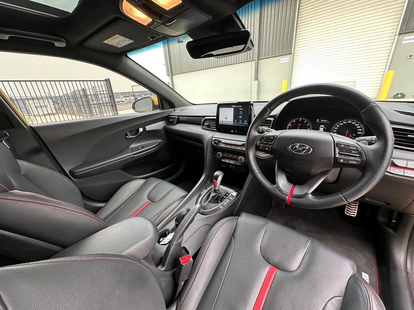 Hyundai Veloster image 3