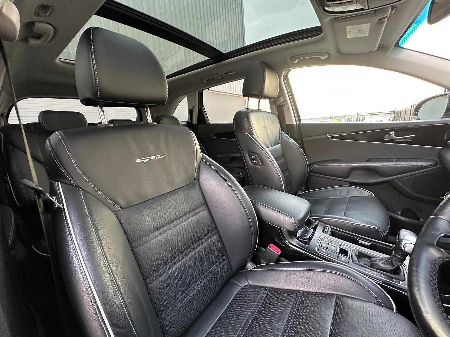 Kia Sorento image 4