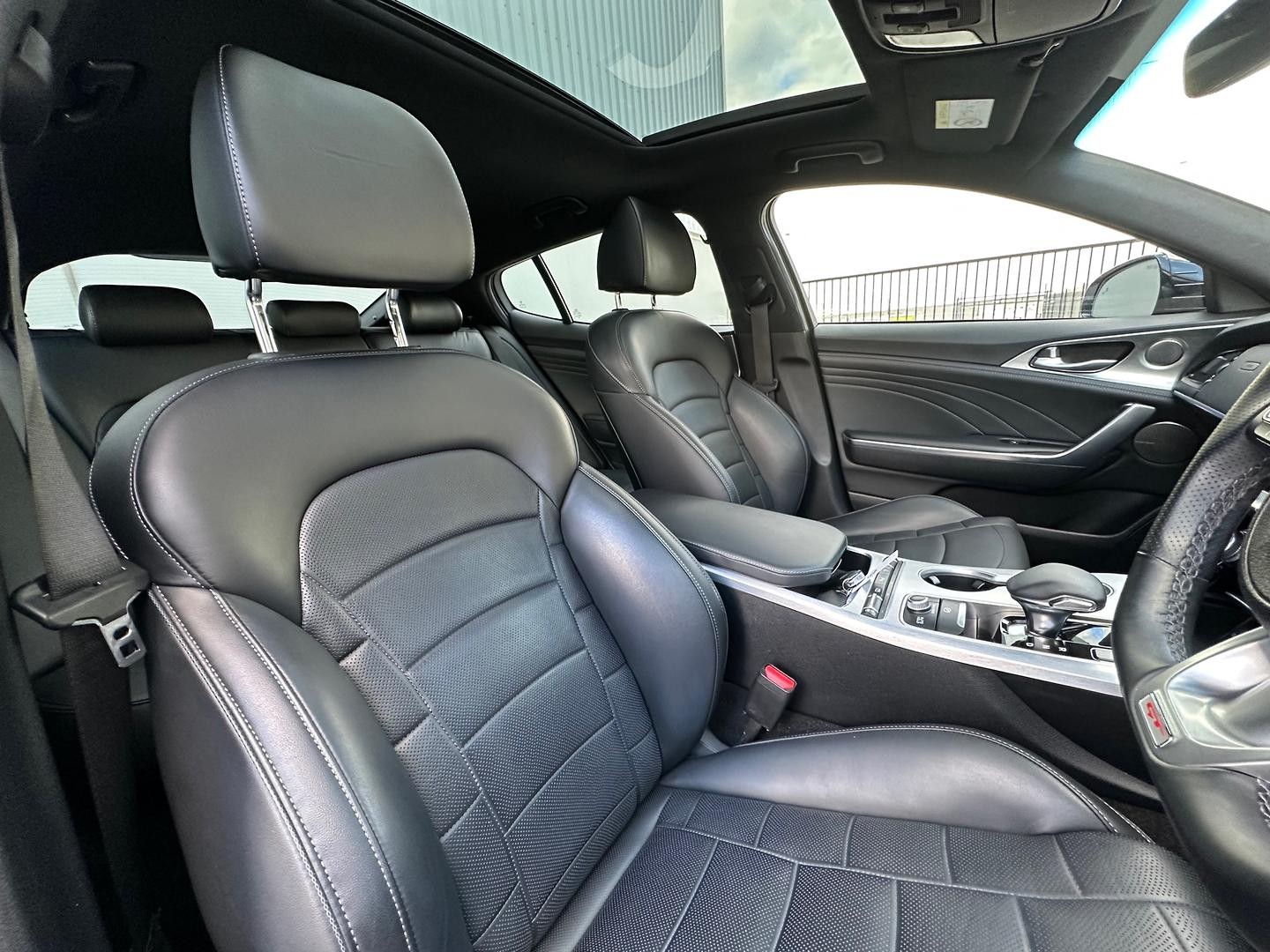 Kia Stinger image 4