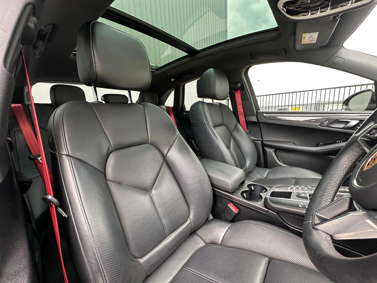 Porsche Macan image 4