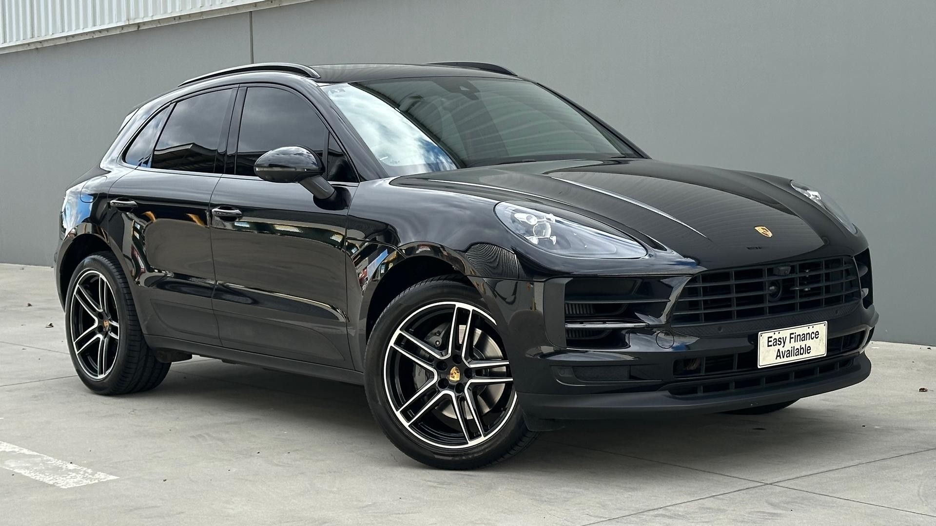 Porsche Macan image 1
