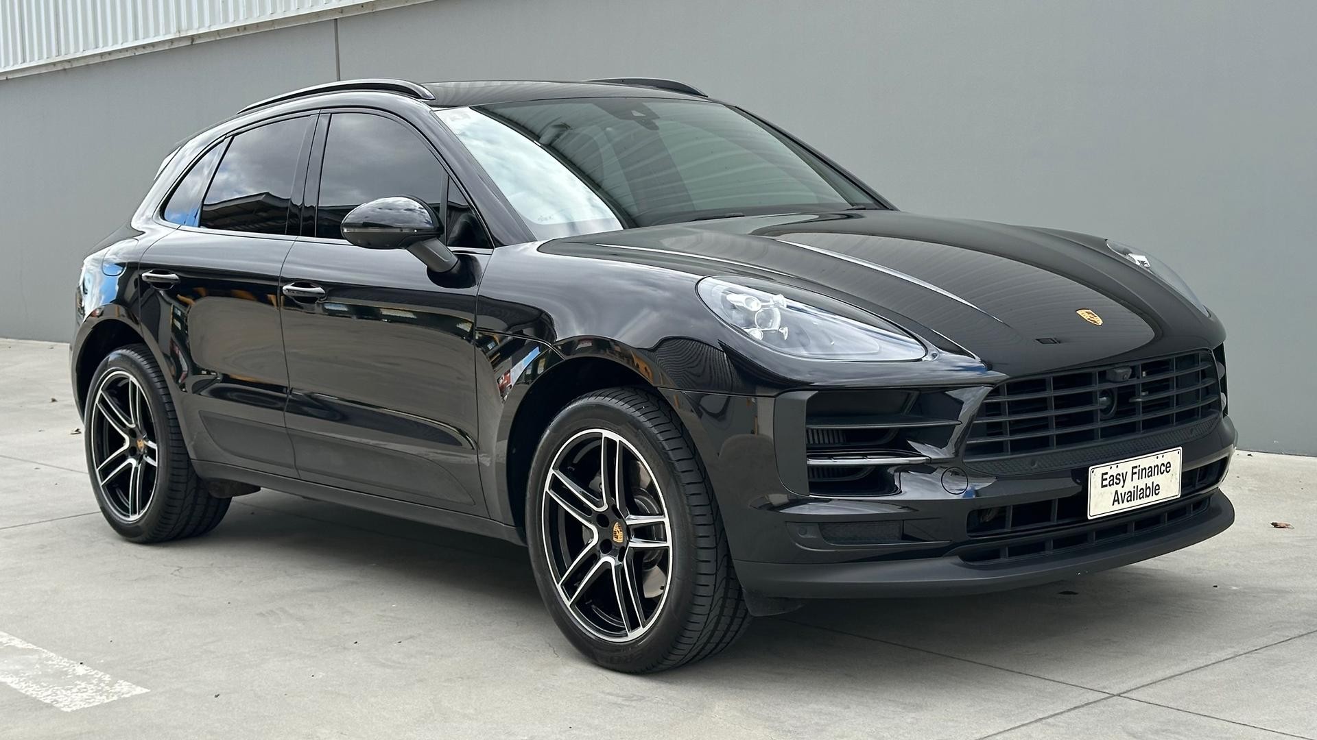 Porsche Macan image 2
