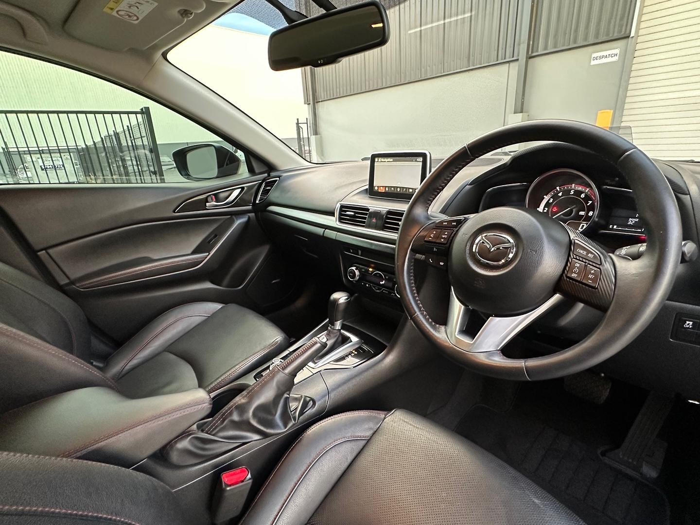 Mazda 3 image 3