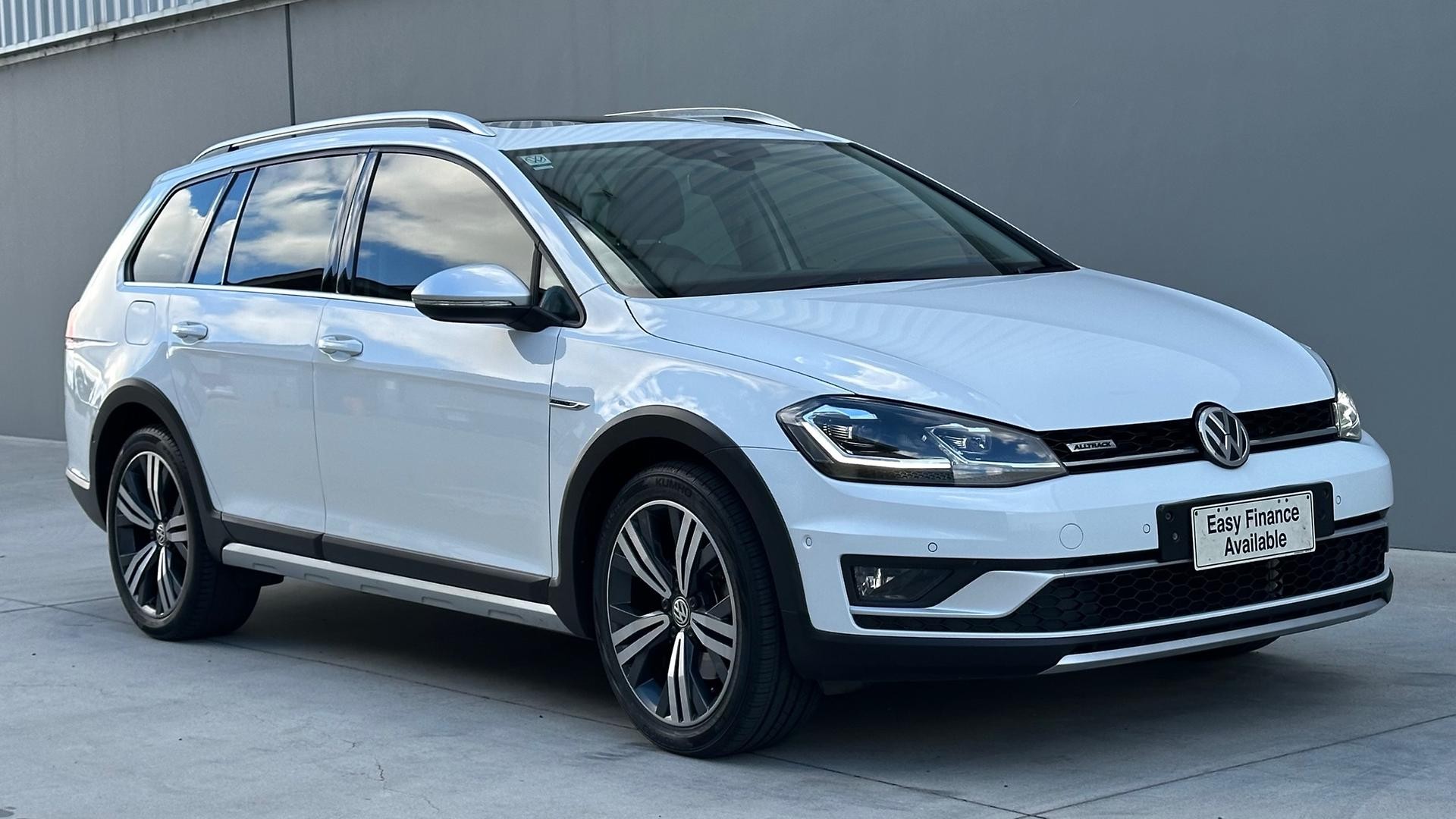 Volkswagen Golf image 2