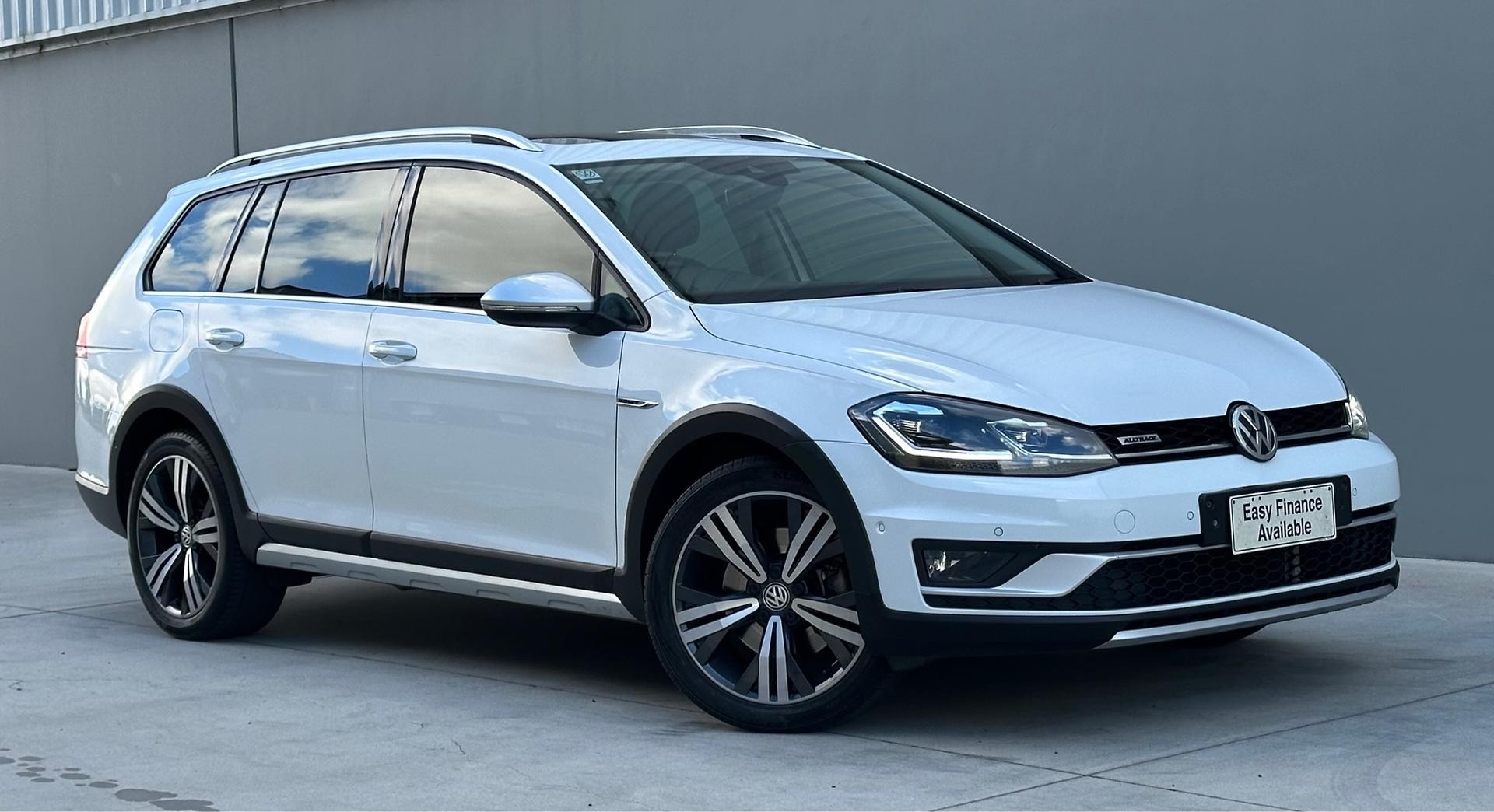 Volkswagen Golf image 1