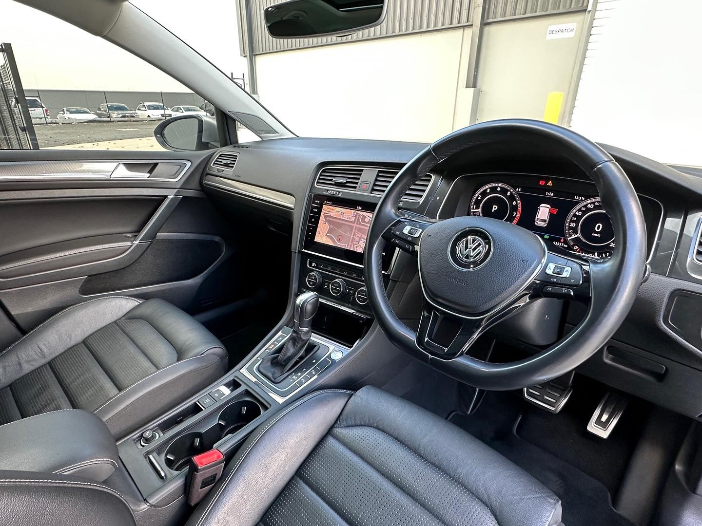 Volkswagen Golf image 3
