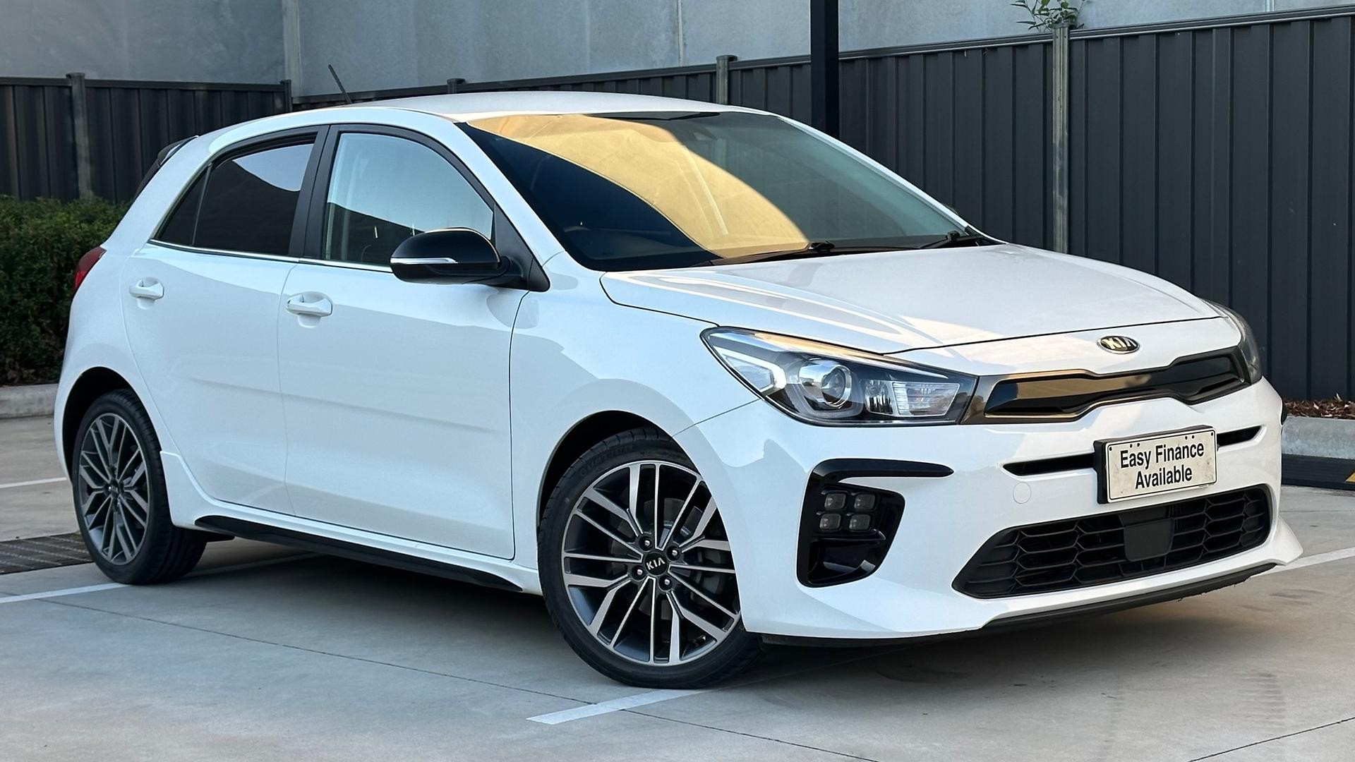 Kia Rio image 1