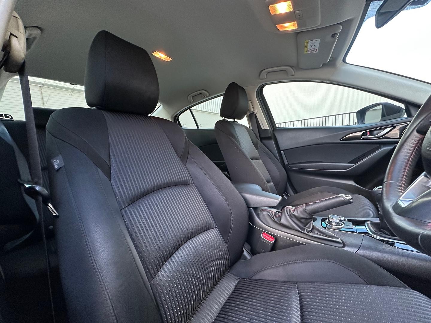 Mazda 3 image 4
