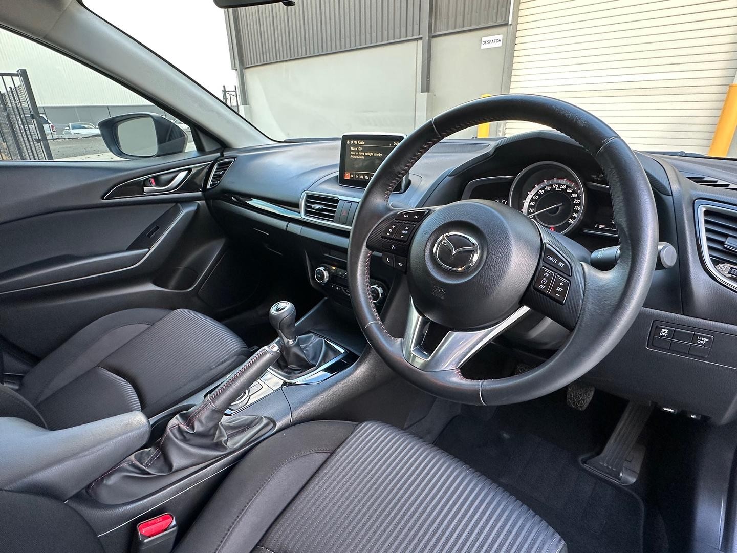 Mazda 3 image 3