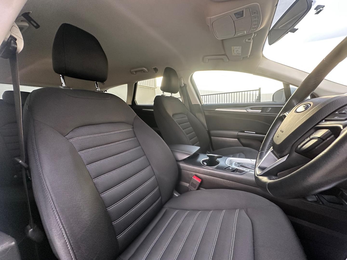 Ford Mondeo image 4