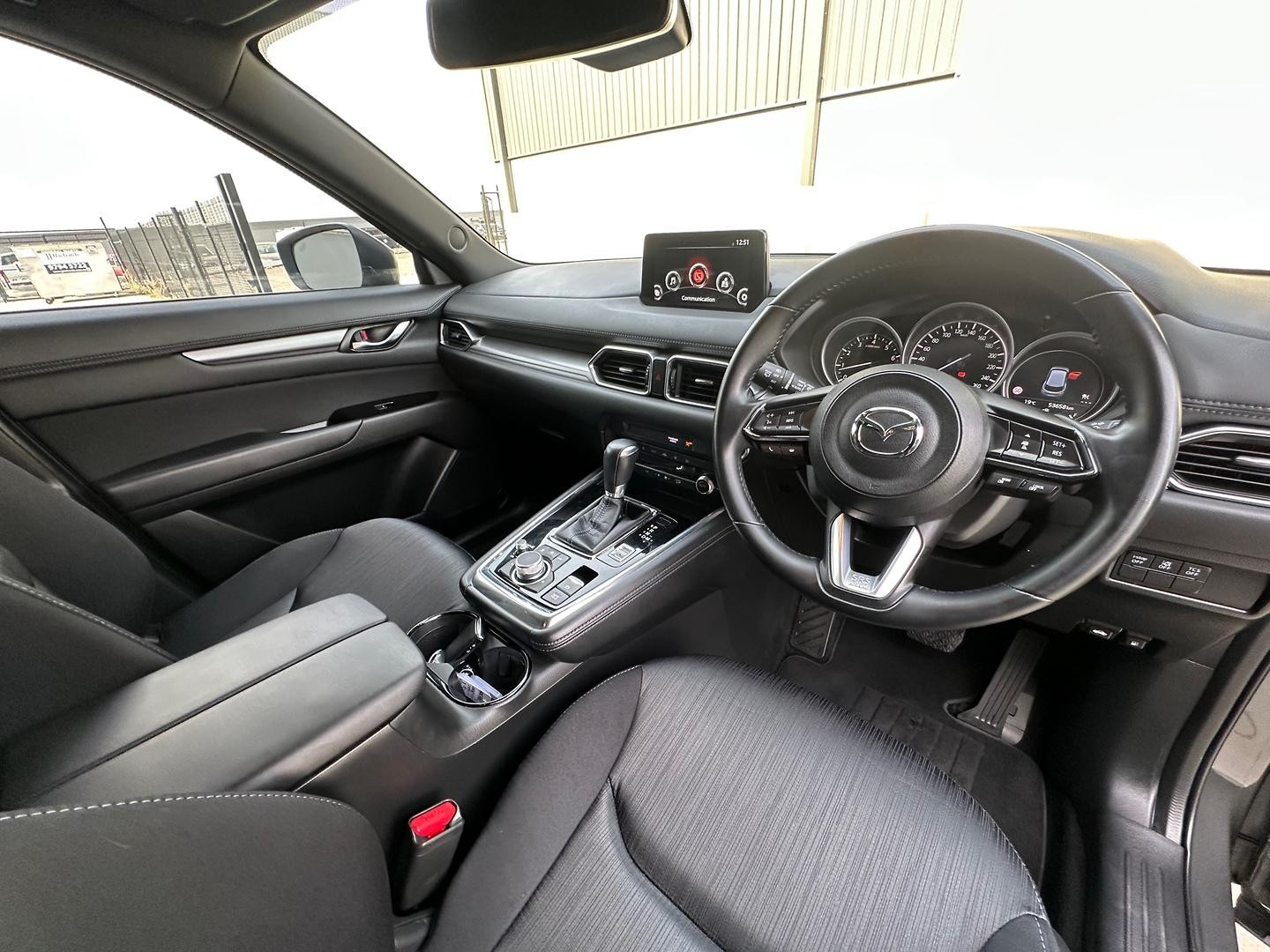Mazda Cx-8 image 3
