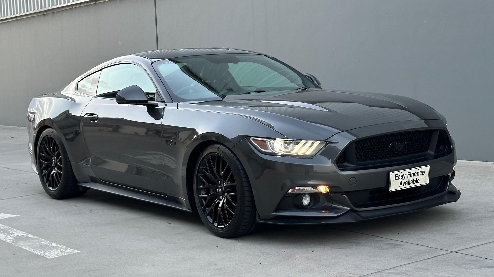 Ford Mustang image 2
