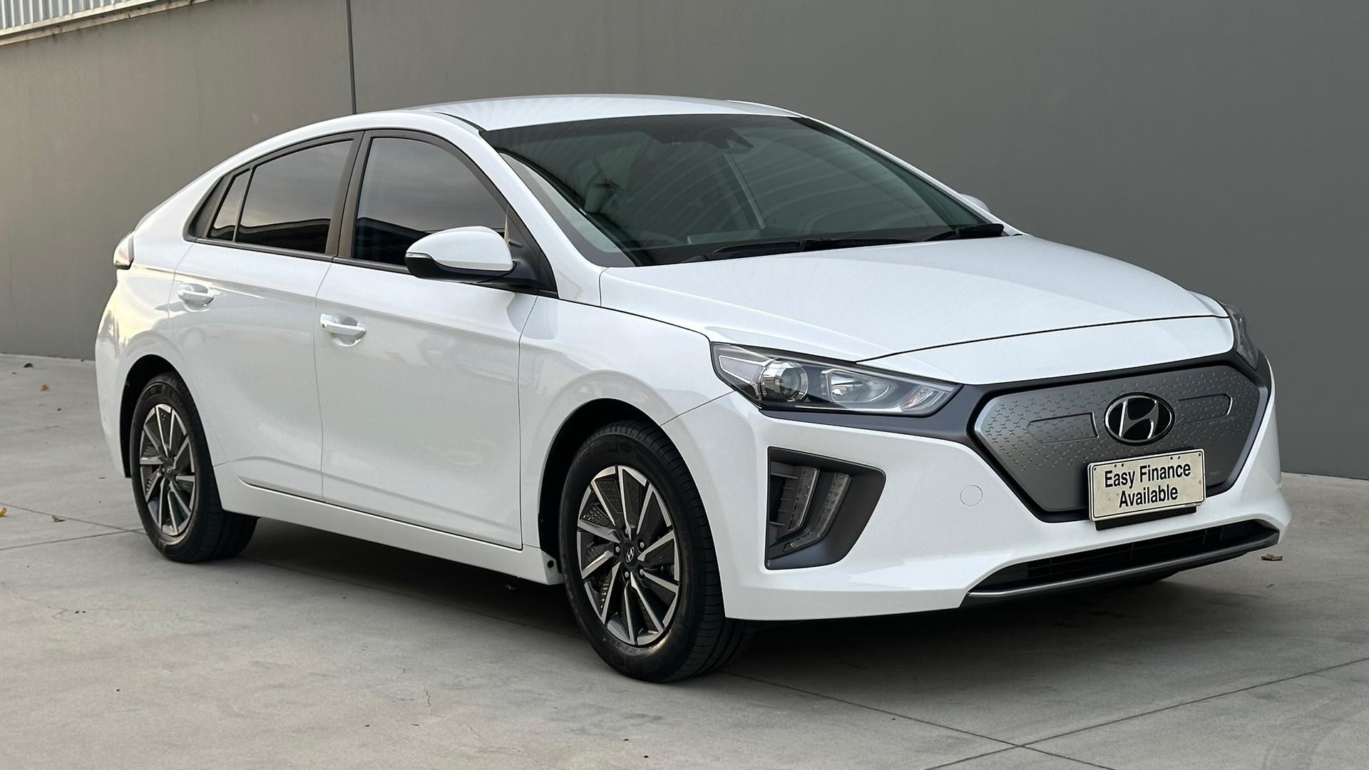 Hyundai Ioniq image 2