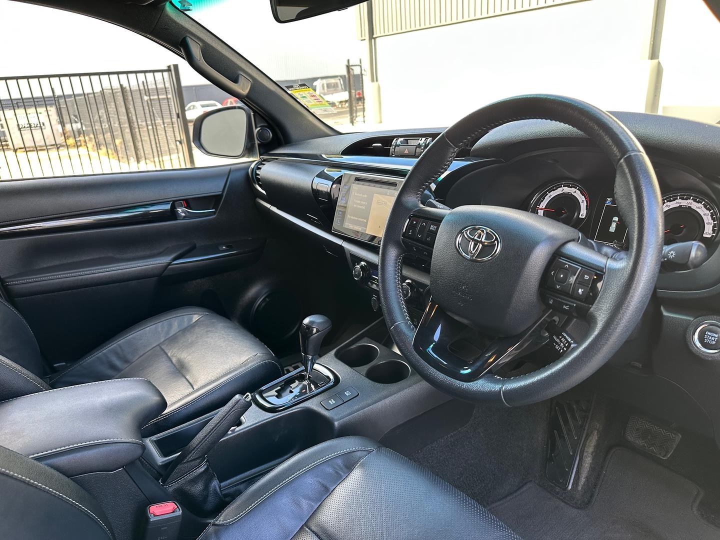 Toyota Hilux image 3
