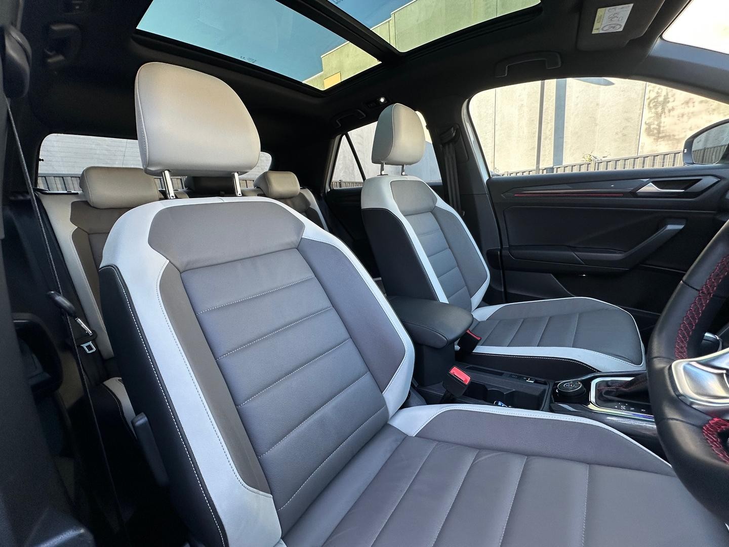 Volkswagen T-roc image 4