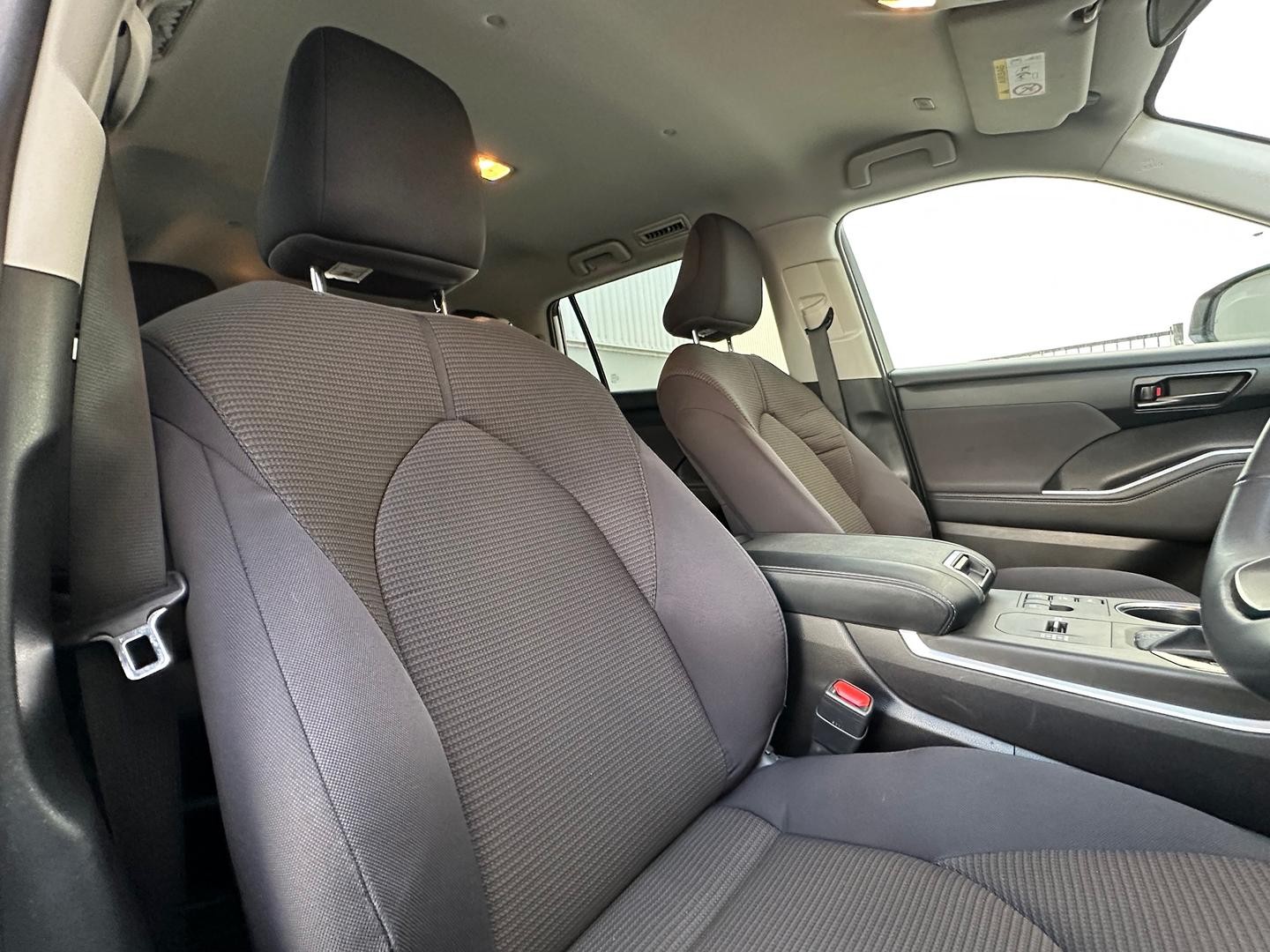 Toyota Kluger image 4