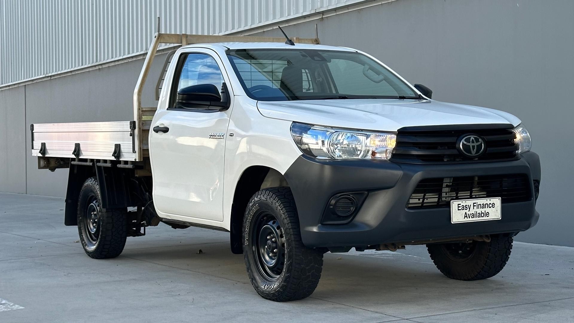 Toyota Hilux image 2