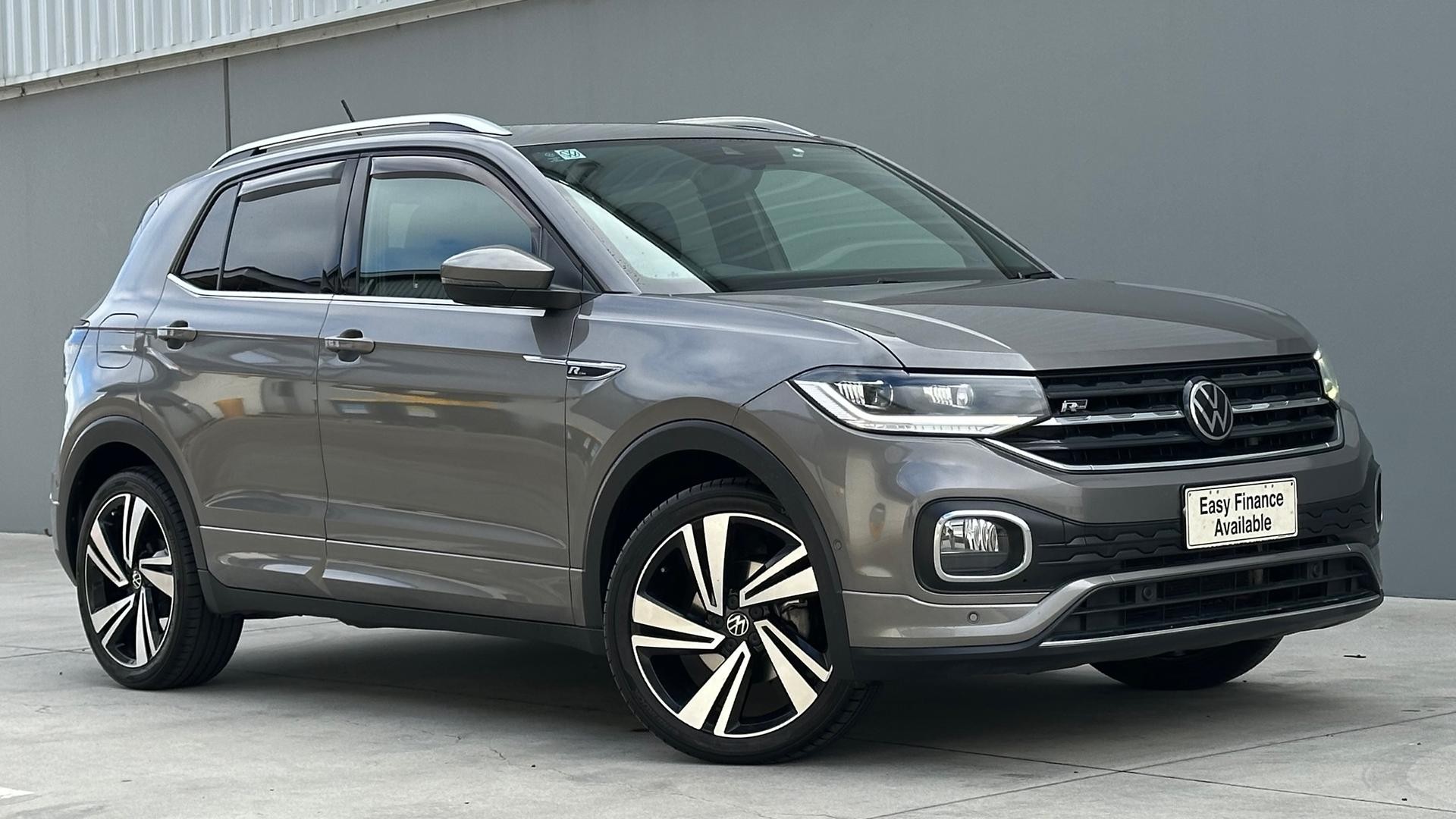 Volkswagen T-cross image 1