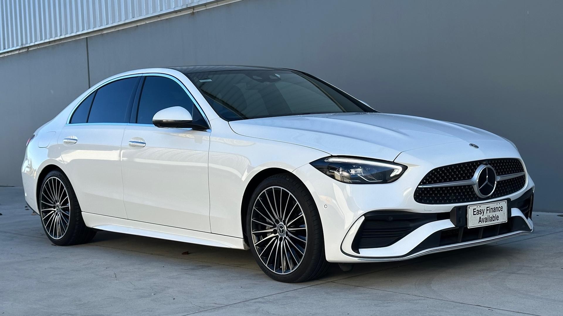 Mercedes Benz C-class image 2