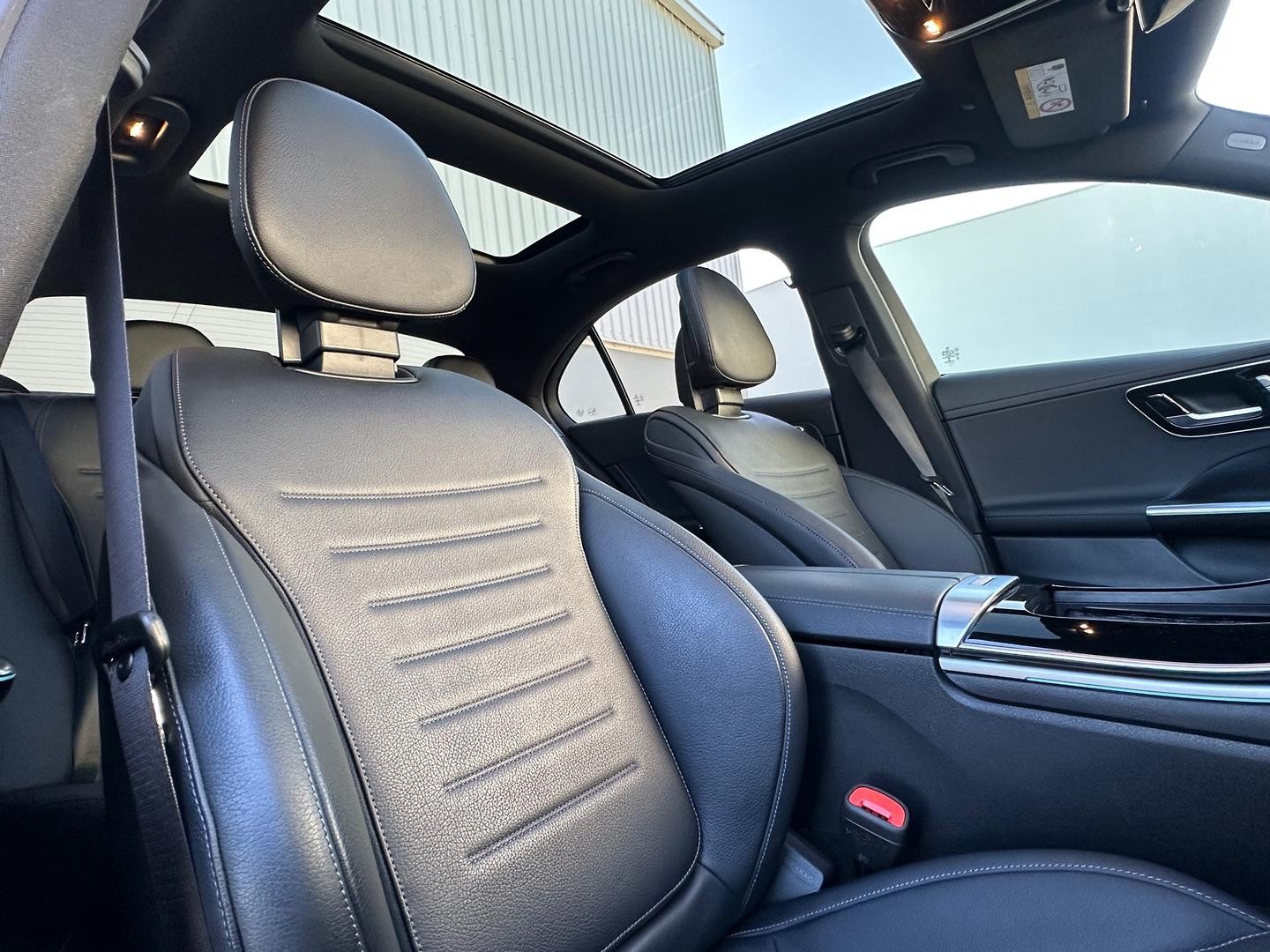 Mercedes Benz C-class image 4
