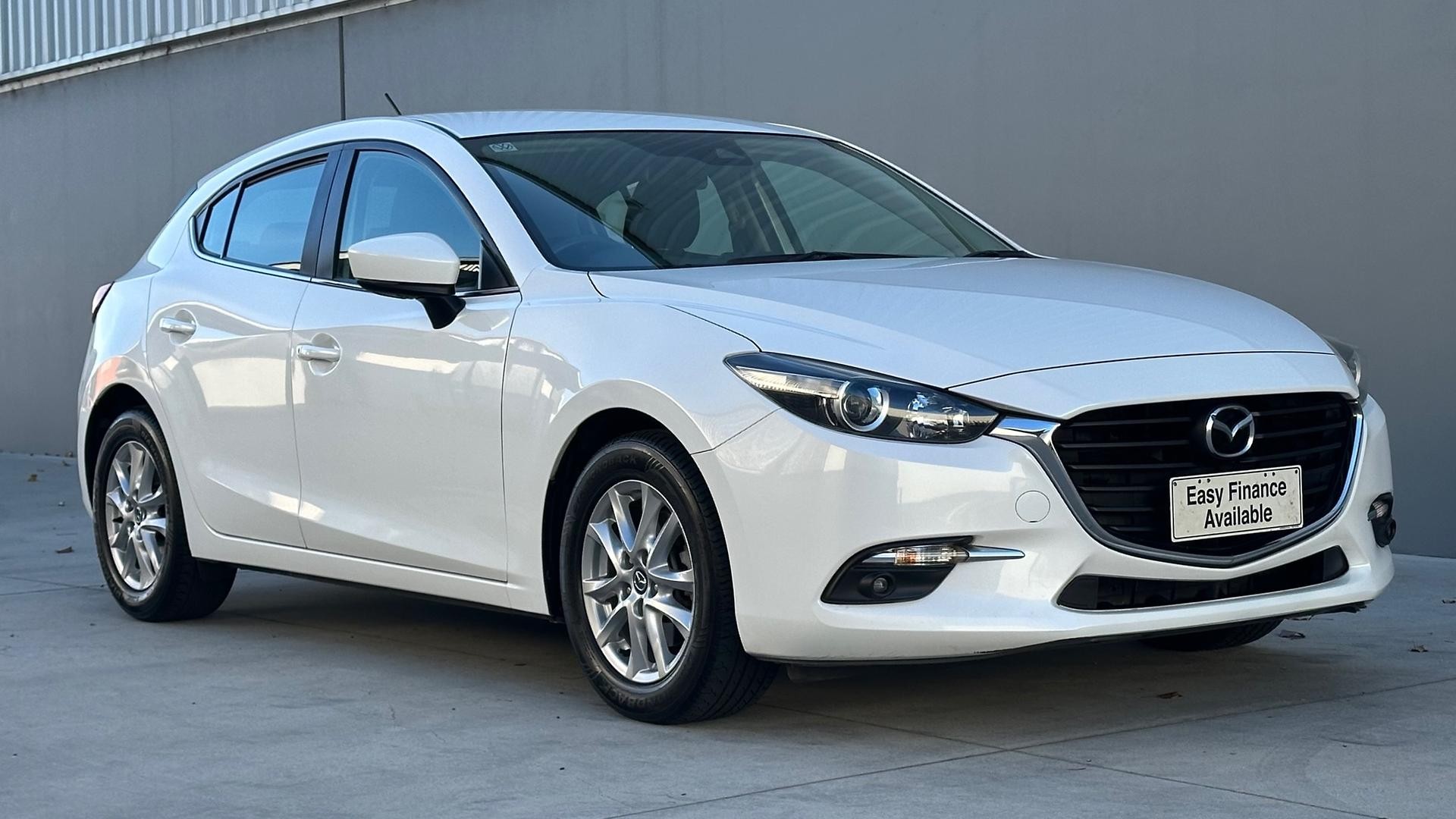 Mazda 3 image 2