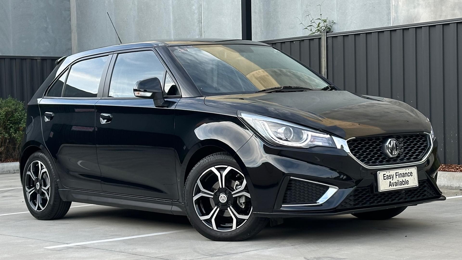 MG Mg3 image 1