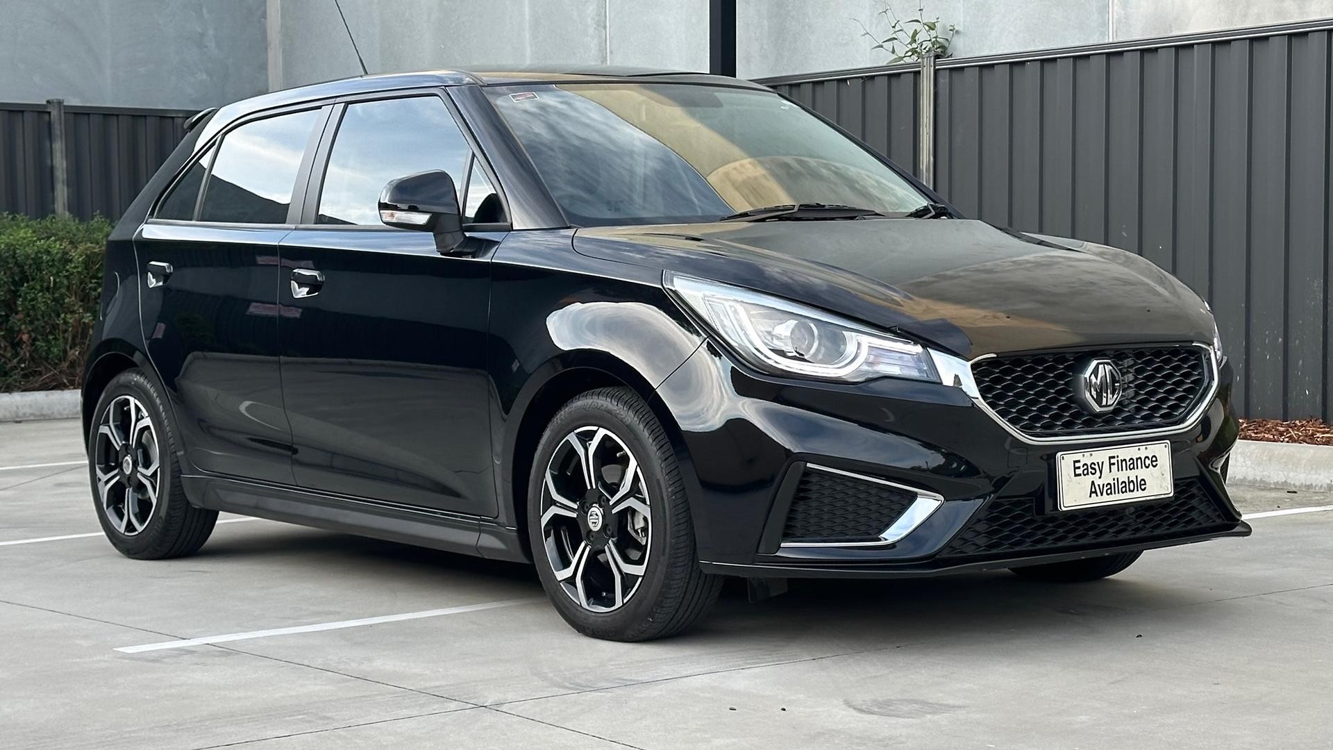 MG Mg3 image 2