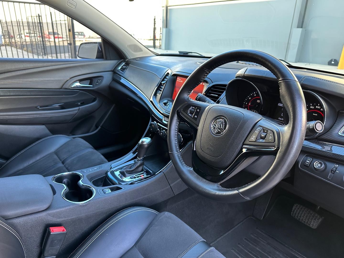 Holden Commodore image 3