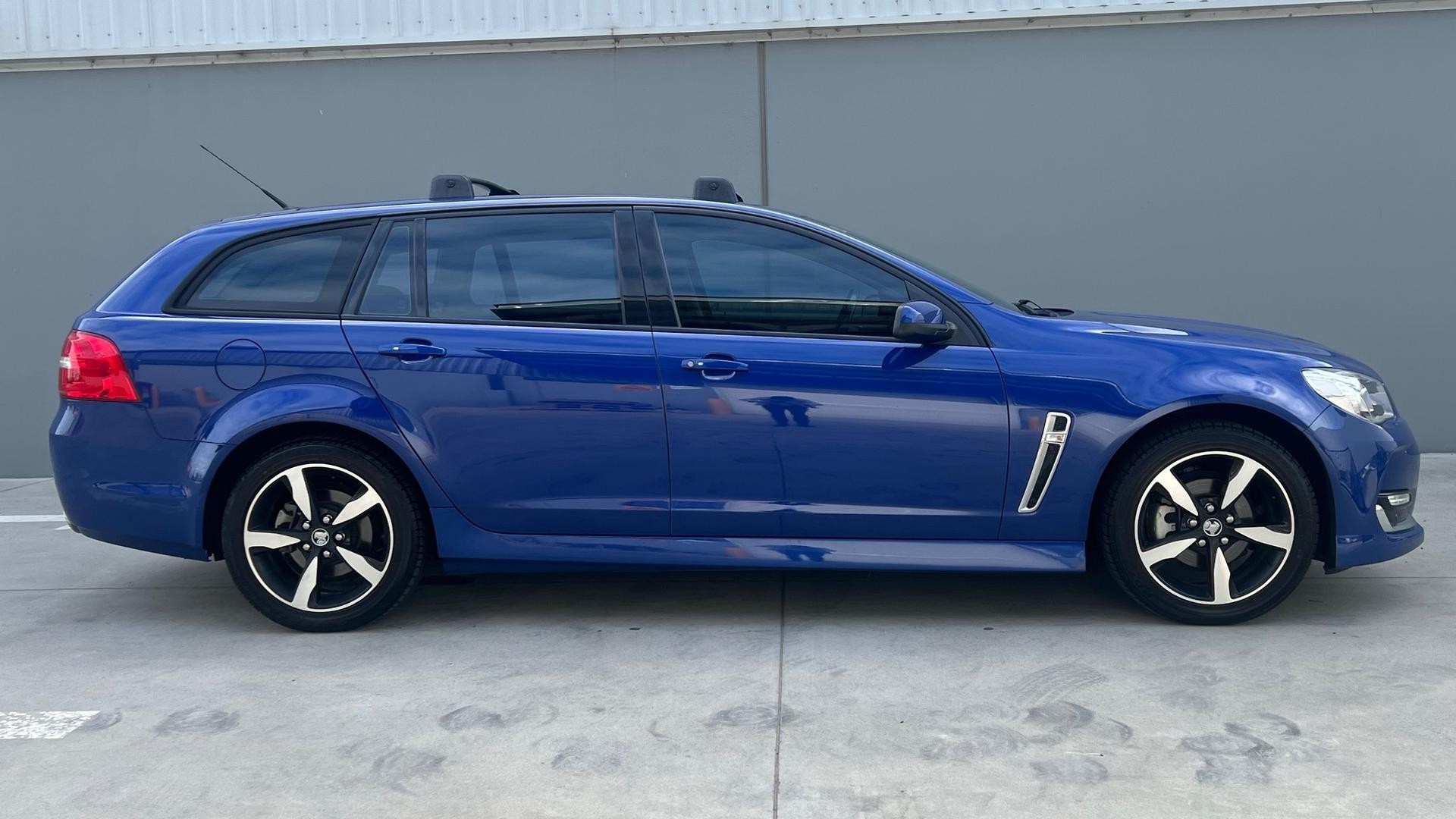 Holden Commodore image 3