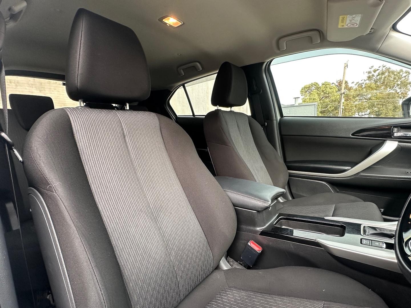 Mitsubishi Eclipse Cross image 4