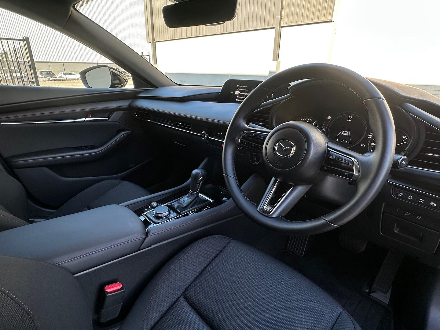 Mazda 3 image 3