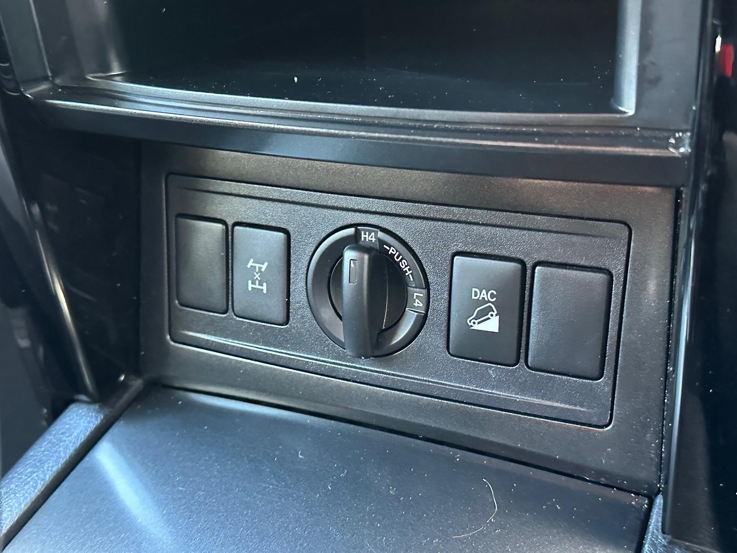Toyota Landcruiser Prado image 4