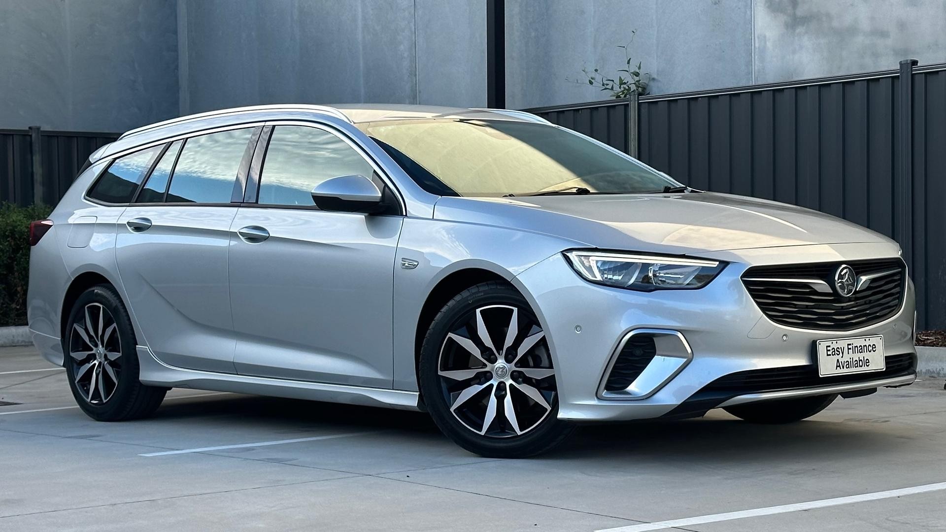 Holden Commodore image 1