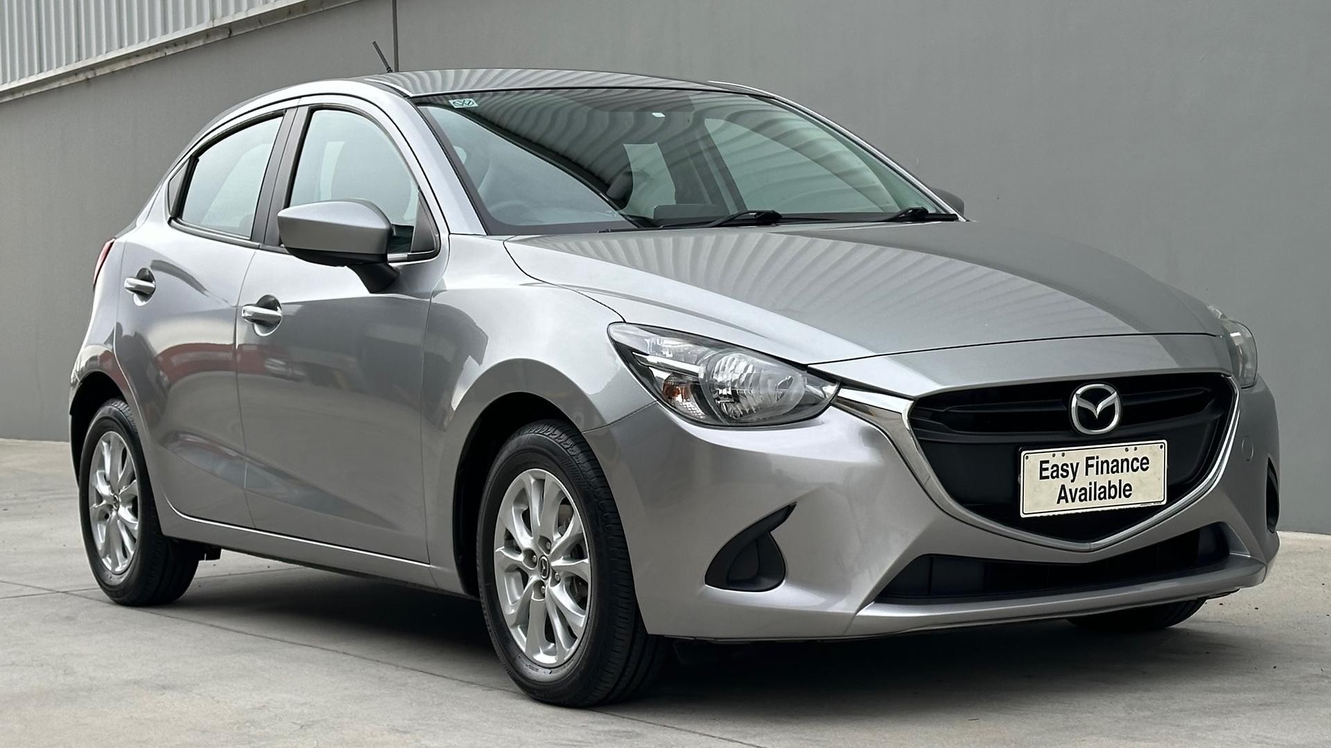 Mazda 2 image 2