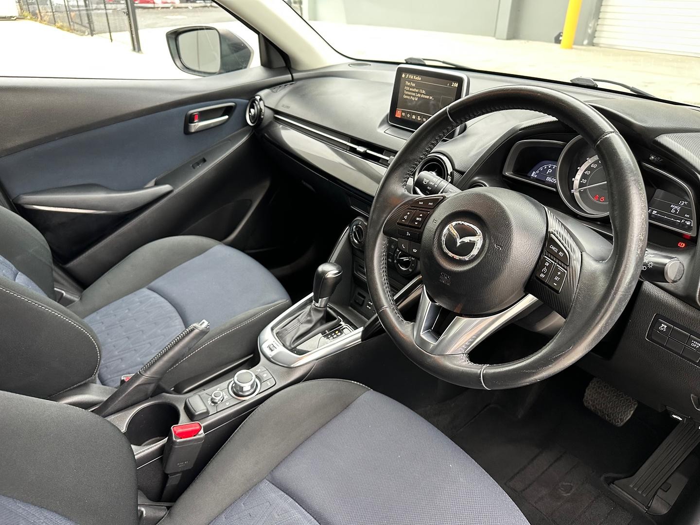 Mazda 2 image 3