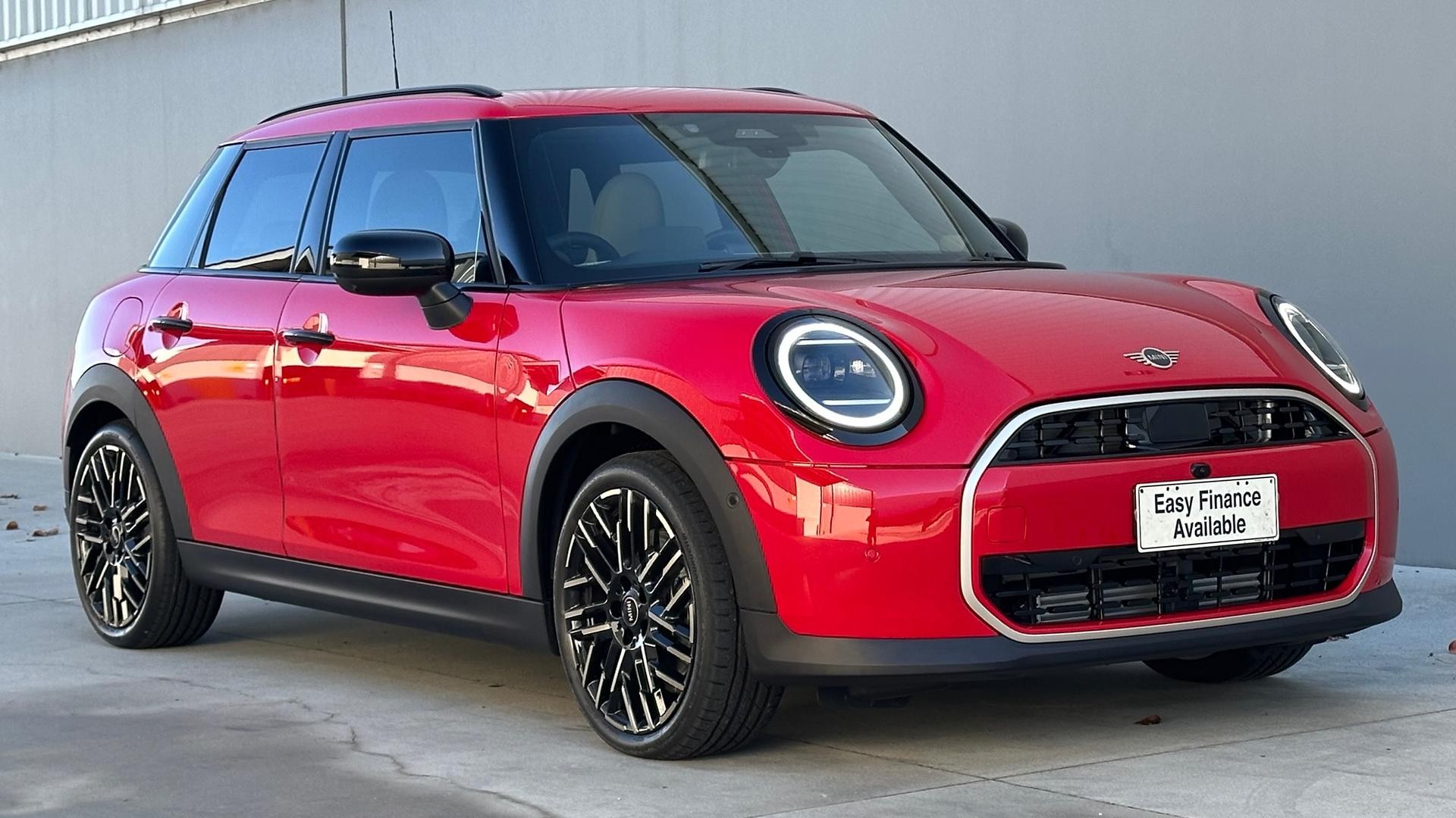 Mini Cooper image 2