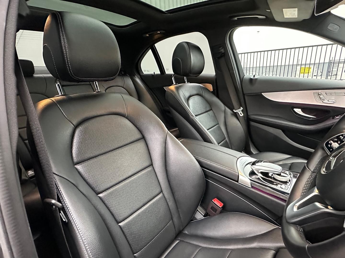 Mercedes Benz C-class image 4