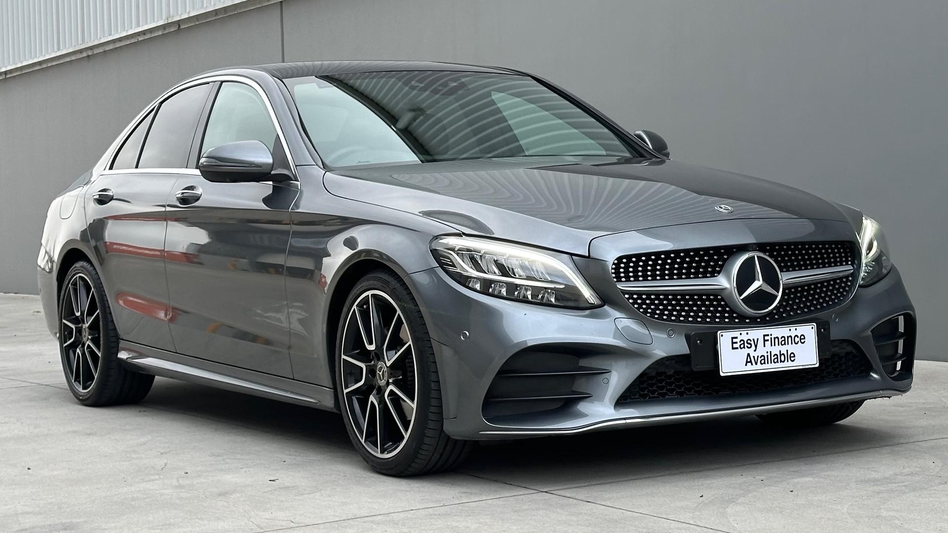 Mercedes Benz C-class image 2