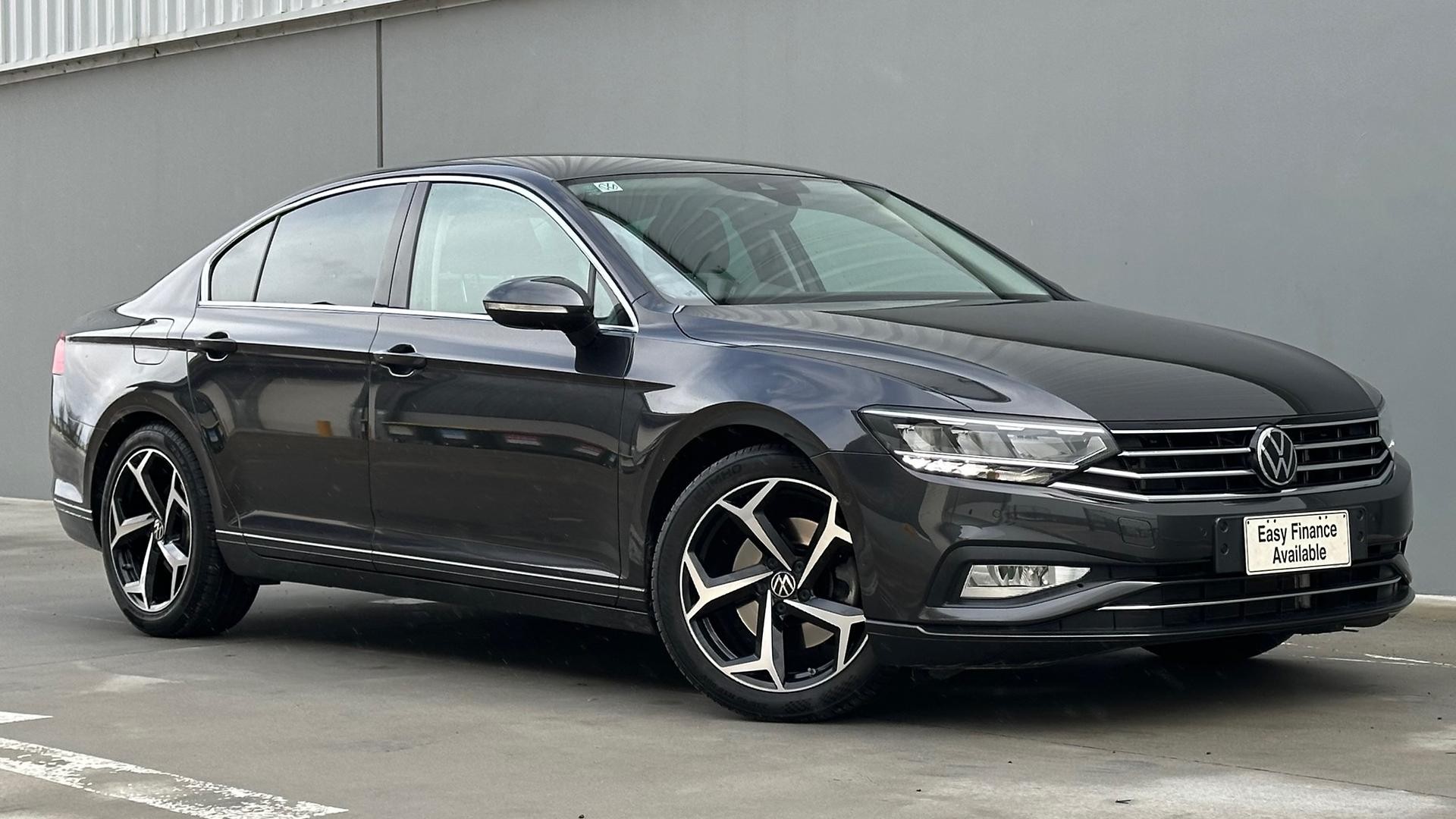 Volkswagen Passat image 1
