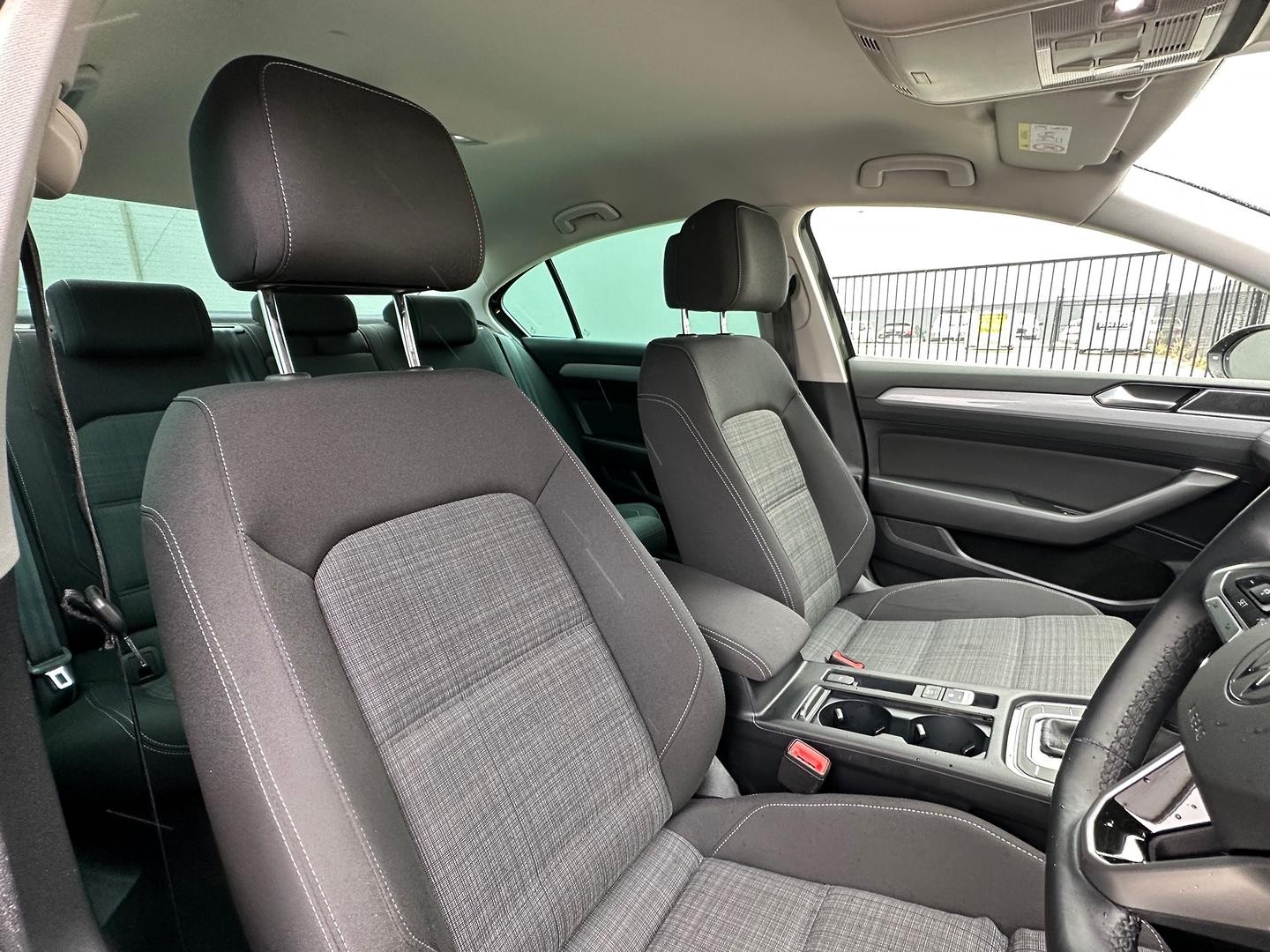 Volkswagen Passat image 4