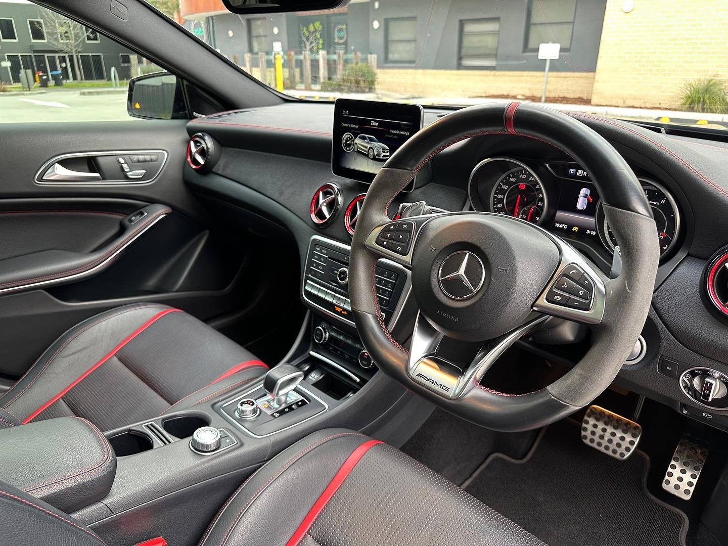 Mercedes Benz Gla-class image 3