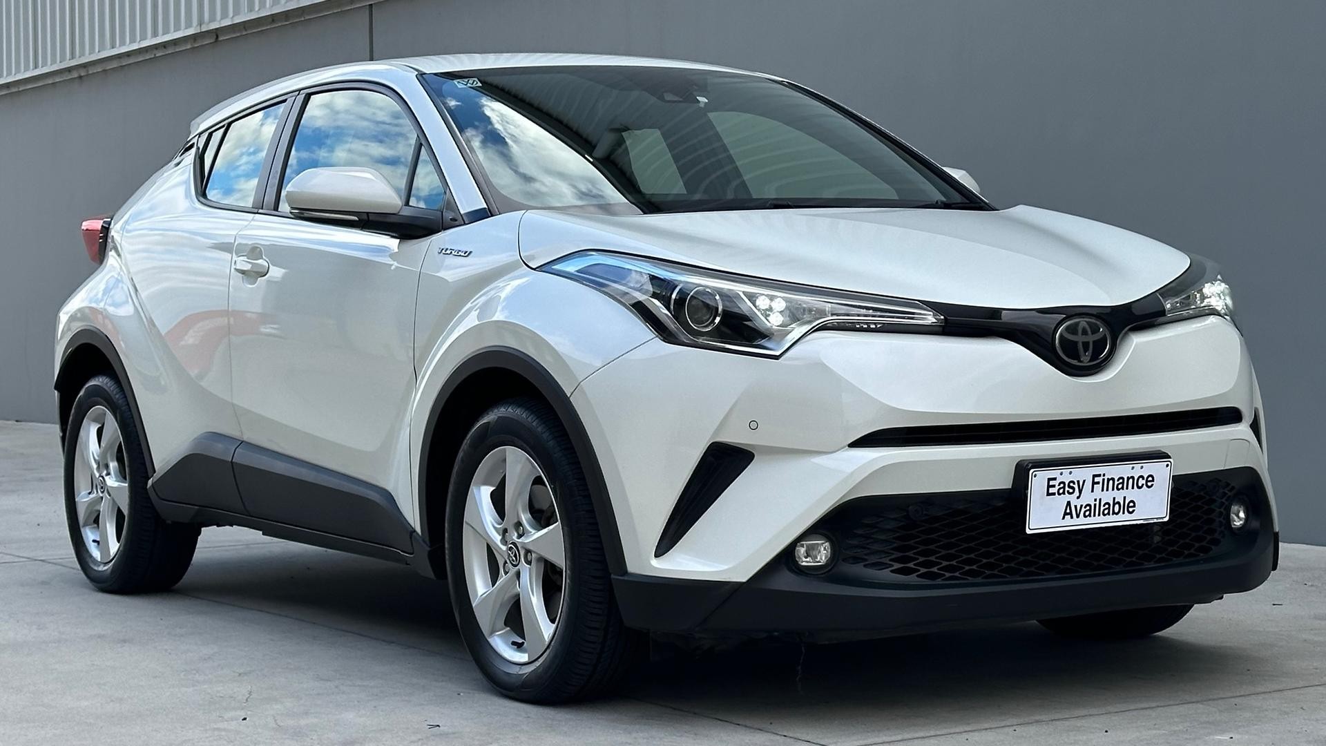Toyota C-hr image 2