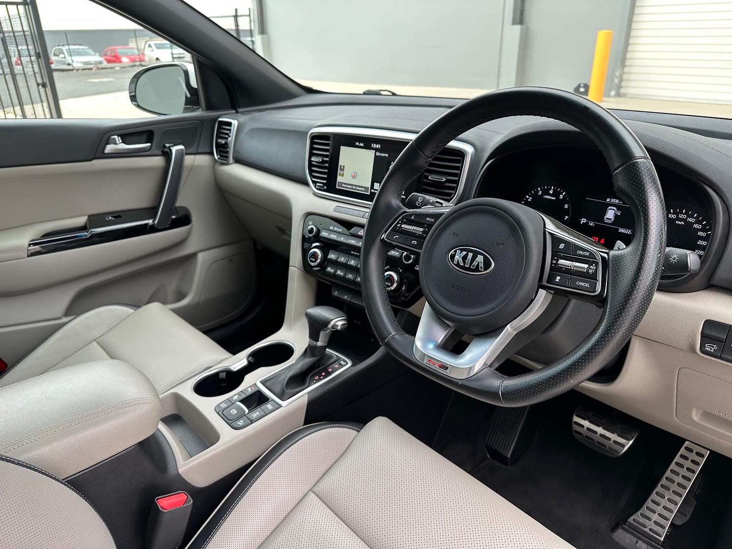 Kia Sportage image 3