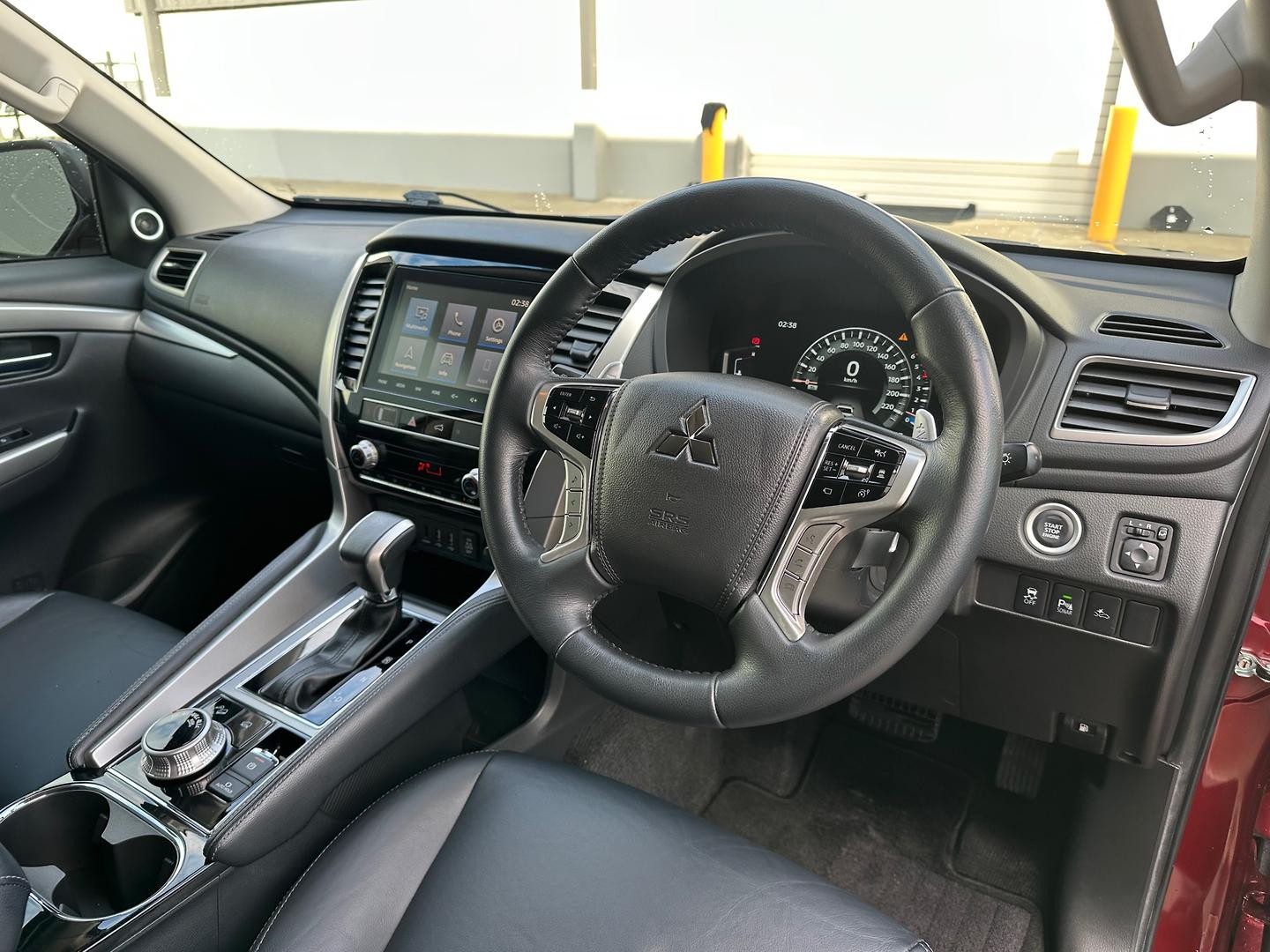 Mitsubishi Pajero Sport image 3
