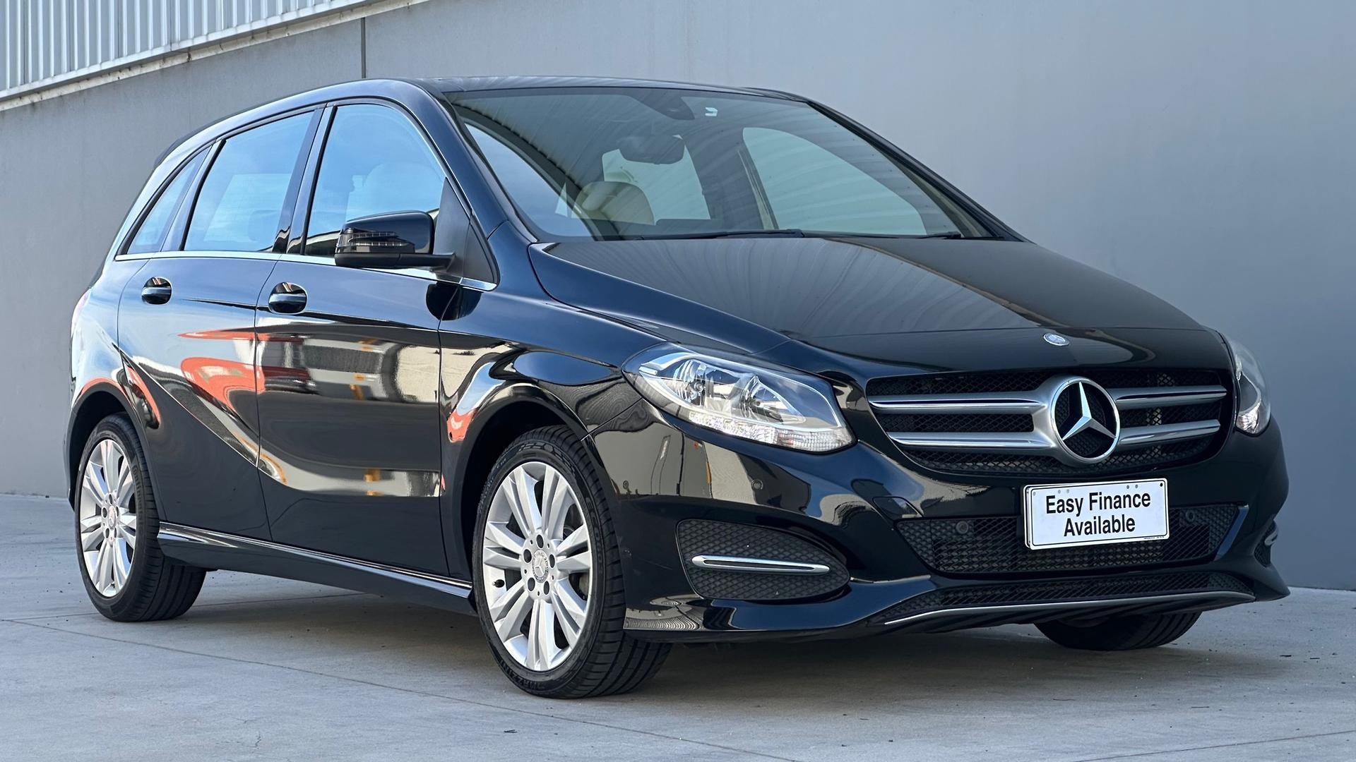 Mercedes Benz B-class image 2