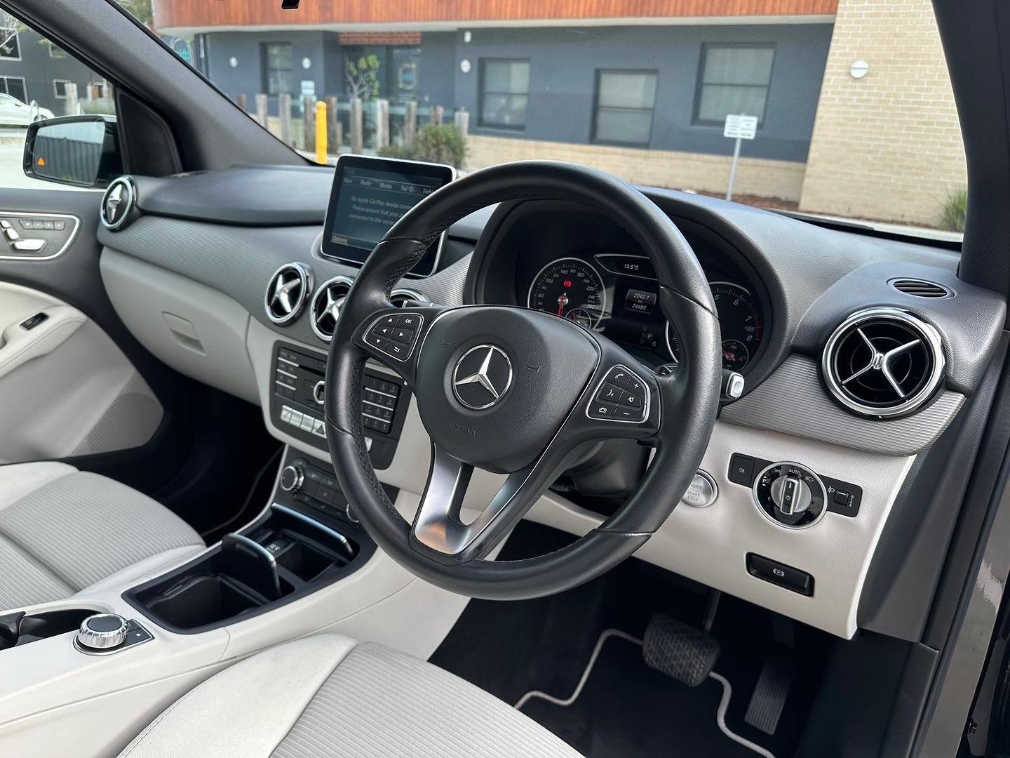 Mercedes Benz B-class image 3