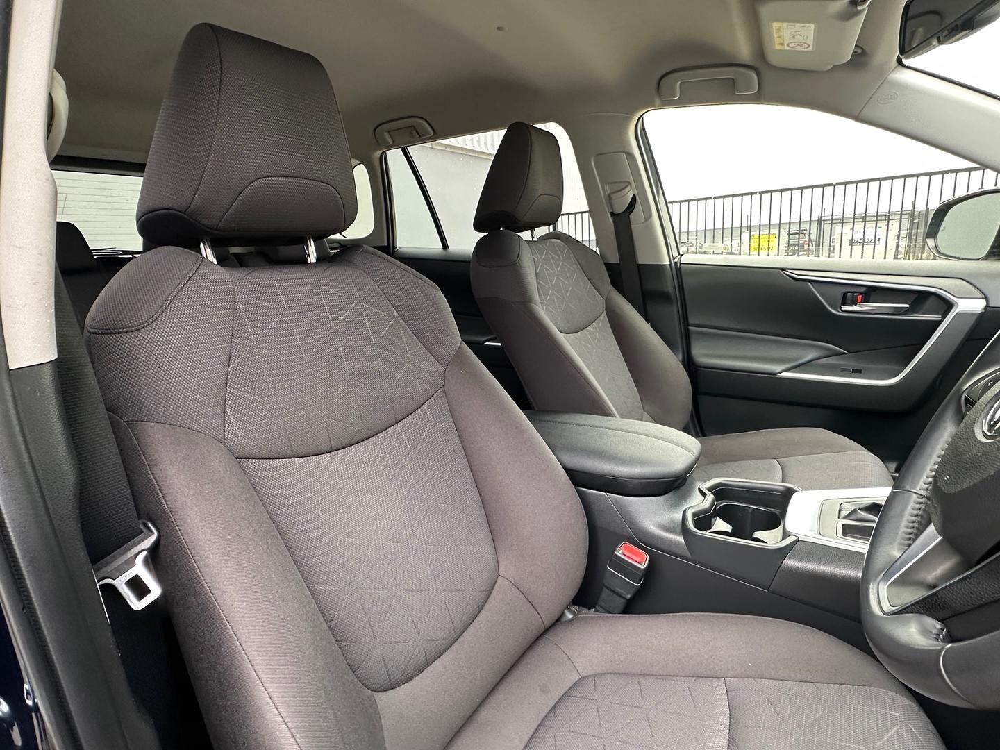 Toyota Rav4 image 4