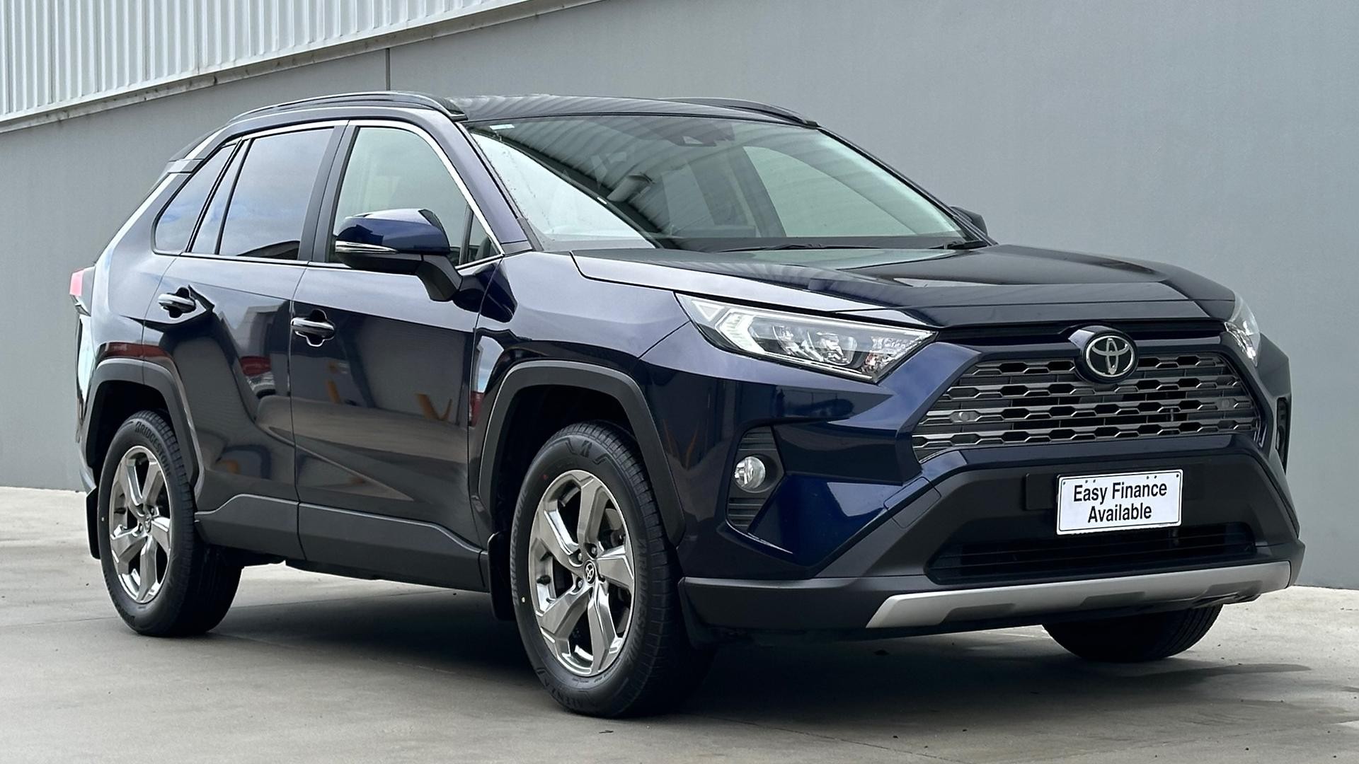Toyota Rav4 image 2