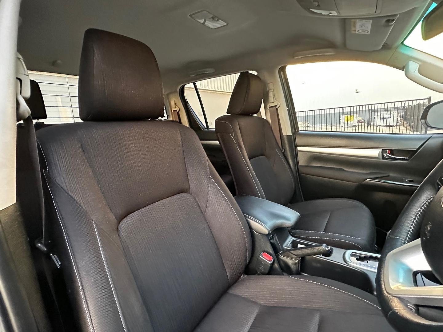 Toyota Hilux image 4